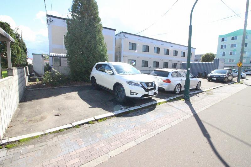泉町８４番地月極駐車場